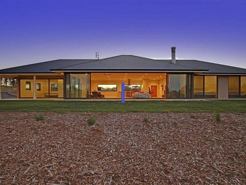 The Junction - Contemporary Meets River Country - Click Find 0