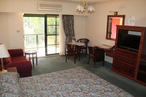 The Lawson Riverside Suites - Click Find 1