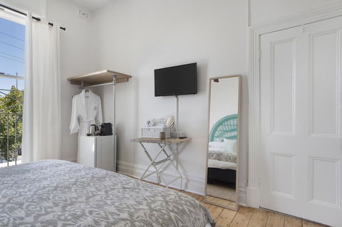 The Local Hotel - Click Find 1