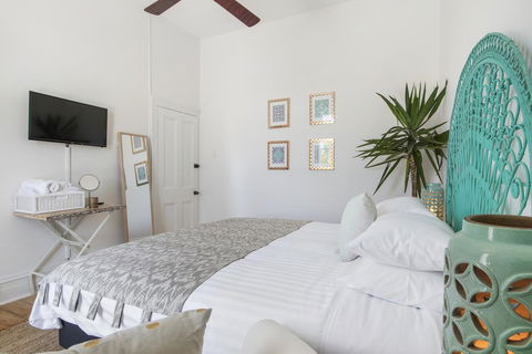 The Local Hotel - Click Find 3