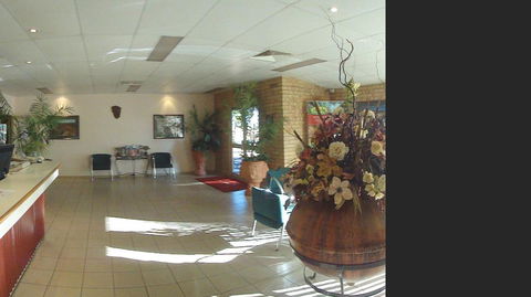 The Lodge Motel - Click Find 2