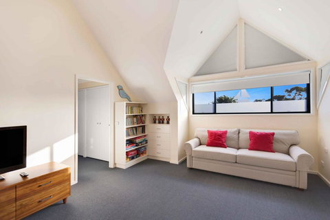 The Loft - Waterfront With Private Pool - Local Finder 2