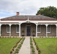 The Manse on Ebden - Click Find