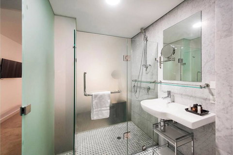 The Nest - Convenient & Comfy Space With Fantastic Rooftop - Bet 4u 3