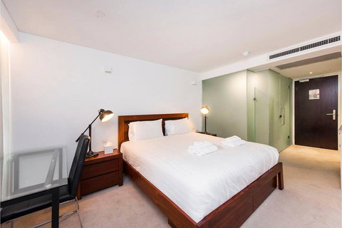 The Nest - Convenient & Comfy Space With Fantastic Rooftop - Bet 4u 1