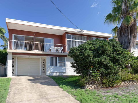 The Norburn', 3 Norburn Avenue - Aircon, Boat Parking, Close To Water & Clubs - Bet 4u 1