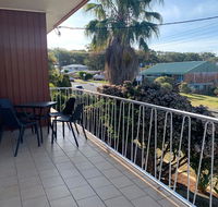The Norburn' 3 Norburn Avenue - aircon boat parking close to water  clubs - Bet 4u