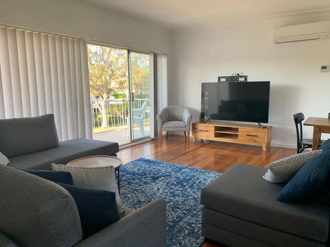 The Norburn', 3 Norburn Avenue - Aircon, Boat Parking, Close To Water & Clubs - Bet 4u 3