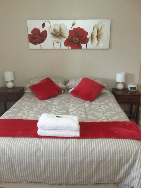 The Nosh & Nod - Avon Terrace - Bet 4u 3