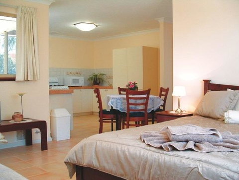 The Nosh & Nod - Avon Terrace - Bet 4u 1