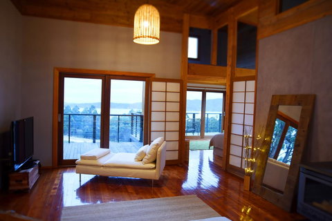 The O Retreat - Bet 4u 1