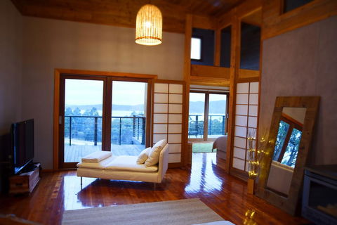 The O Retreat - Bridge Guide 1