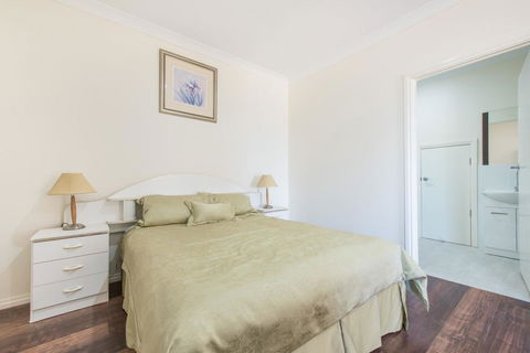The Oasis - 6 Turnberry Drive, Links Lady Bay - DBD 2