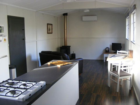 The Old School House BnB - Click Find 2