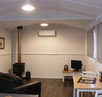 The Old School House BnB - Click Find