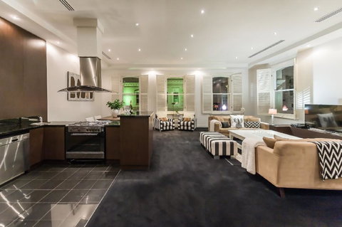 The Pakenham - Lawyer Find 3