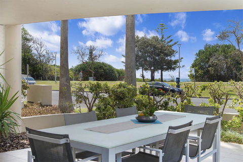 The Palms 1 @ Clarkes Beach - Bridge Guide 1