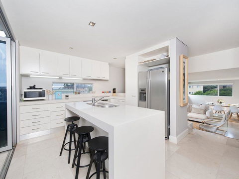 The Penthouse @ Little Beach - Bet 4u 2