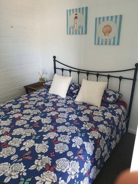 The Pines, Manning Point - Bet 4u 0