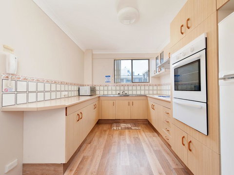 The Poplars, Unit 31/34 Magnus Street - Bet 4u 1