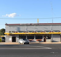 The Queensland Hotel - Click Find