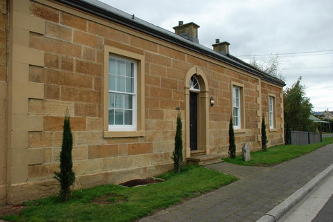 The Red Feather Inn - Bridge Guide 1