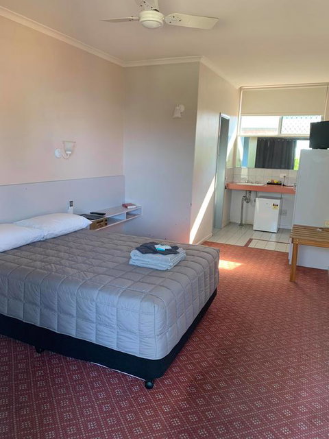 The Royal Motel - Click Find 0