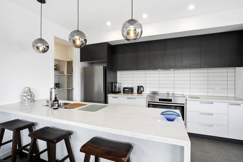 The Ryan Geelong CBD - Click Find 1