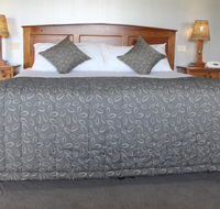 The Saltbush Motor Inn - Click Find