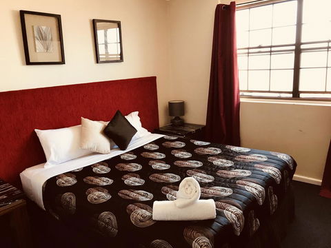 The Shamrock Hotel - Bridge Guide 0
