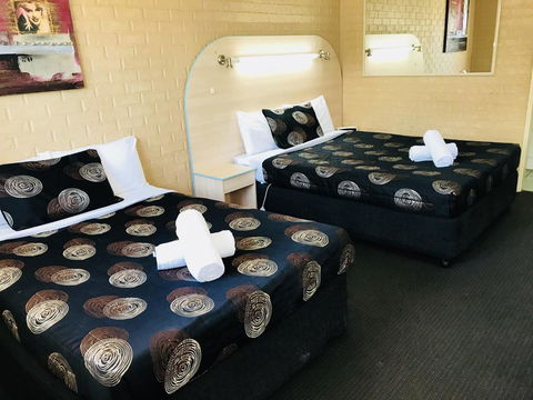 The Shamrock Hotel - Bridge Guide 1