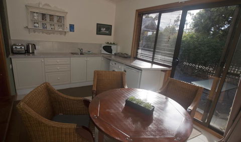 The Shingles Riverside Cottages - Click Find 2