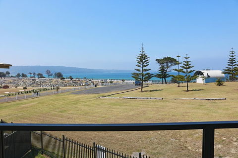 The Shore Break 6 Apartment - Click Find 1