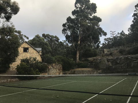 The Stone Cottage (with Tennis Court) - Click Find 3