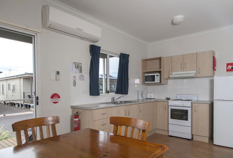 The Sundowner Cabin & Tourist Park - Click Find 1