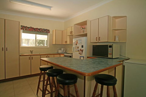 The Surf Way Cottage - Berrara - Click Find 3
