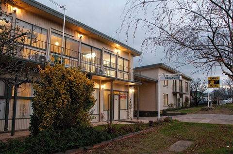 The Swiss Motel - Click Find 0