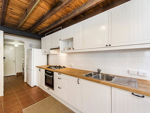 The Tannery - 2 Bedroom Converted Warehouse - Bet 4u 3