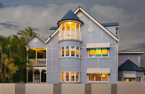 The Turret House - The Entire Middle Level - Click Find 2