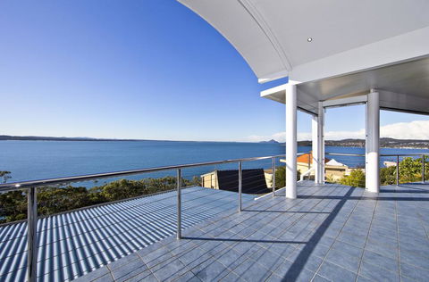 The Ultimate Ocean View - A Luxury Home - Bet 4u 1