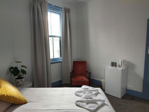 The Victoria Bathurst - Click Find 2