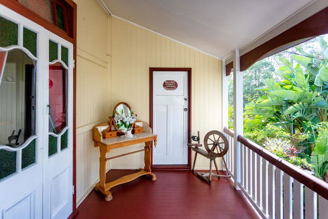 The Village B&B - Bet 4u 2