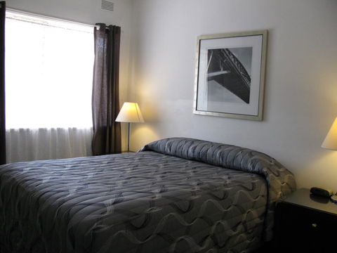 The Wayfarer Motel - Click Find 1