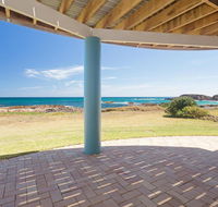 The Whale Watcher' 1/6 Birubi Lane - waterfront unit with stunning views level access - Bet 4u