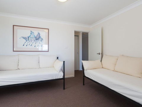 The Whale Watcher', 1/6 Birubi Lane - Waterfront Unit With Stunning Views, Level Access - Bet 4u 1