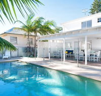 The White House' 25 Tomaree Road - fantastic house with pool linen FOXTEL  WII-U - Bet 4u