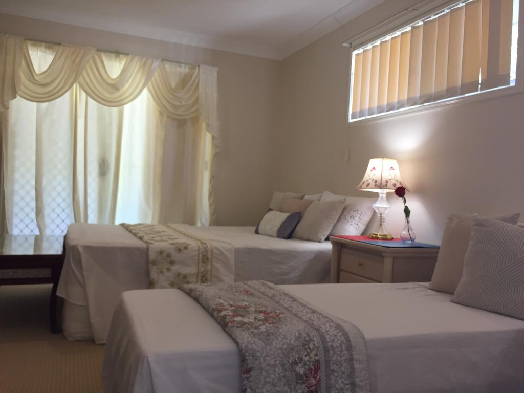 Backpackers Accommodation Upper Coomera QLD Click Find