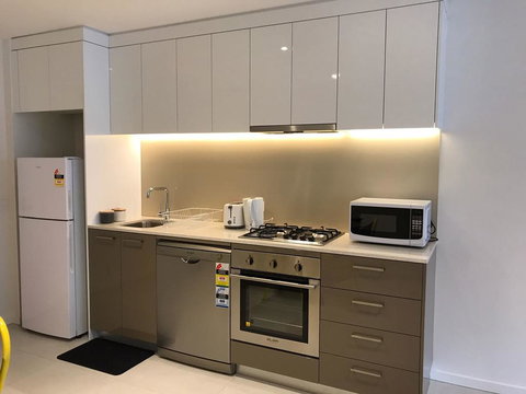 Ther-Rich Apartment - Bet 4u 1