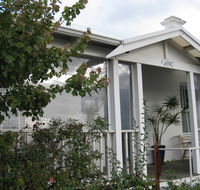 Three Chimneys Bed and Breakfast Boutique Guest House - Click Find