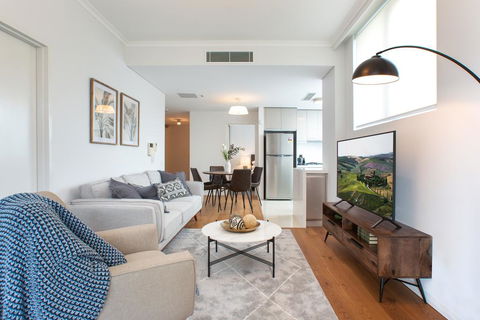 Tidy Apartment With Balcony And Parking Near Trains - Click Find 0